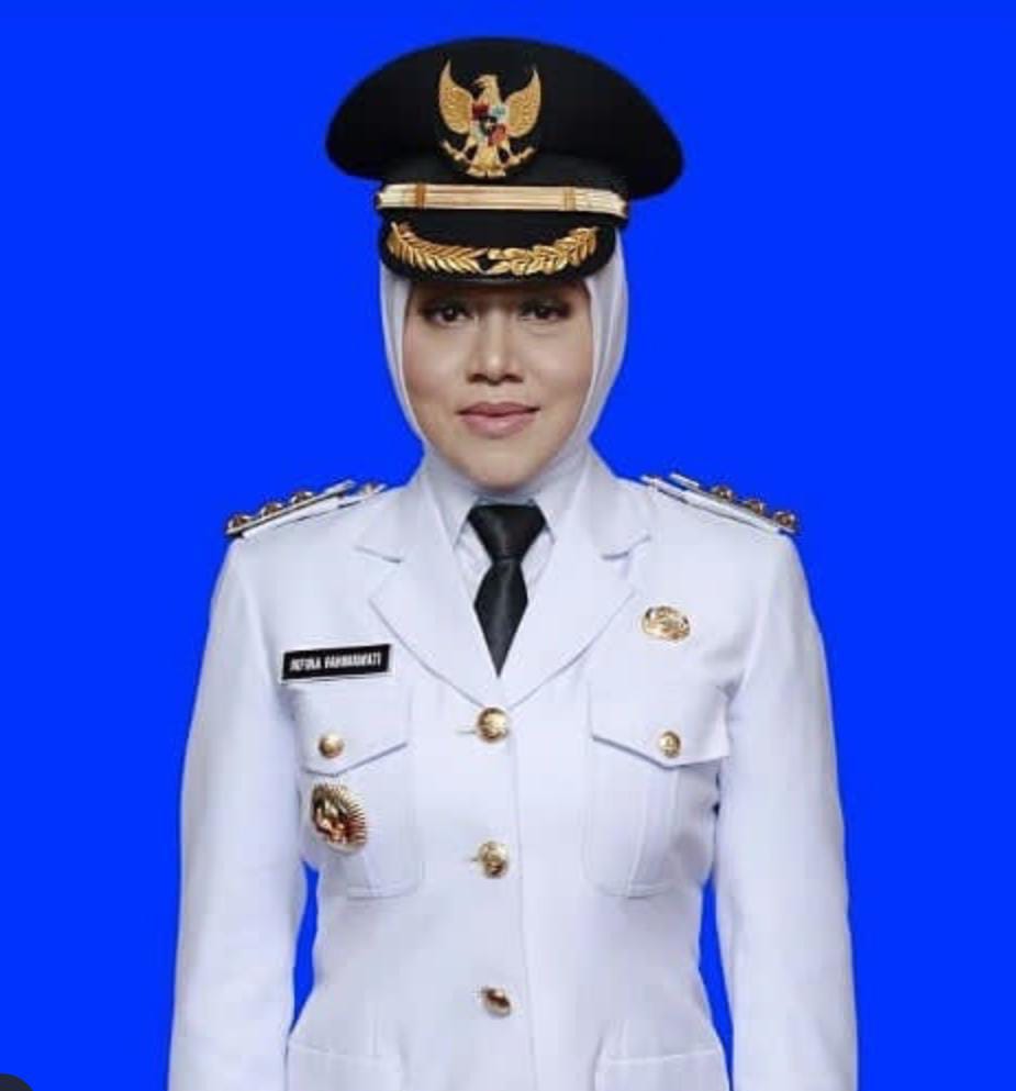 dr. Ikfina Mustofa Kamal Pasya (Bupati Kabupaten Mojokerto)